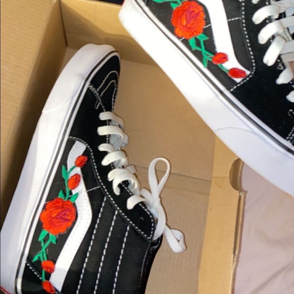 Custom Vans - Picture 2 of 3